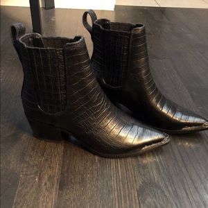 Steve Madden Flint Metal Toe Black Bootie, Sz. 6.5